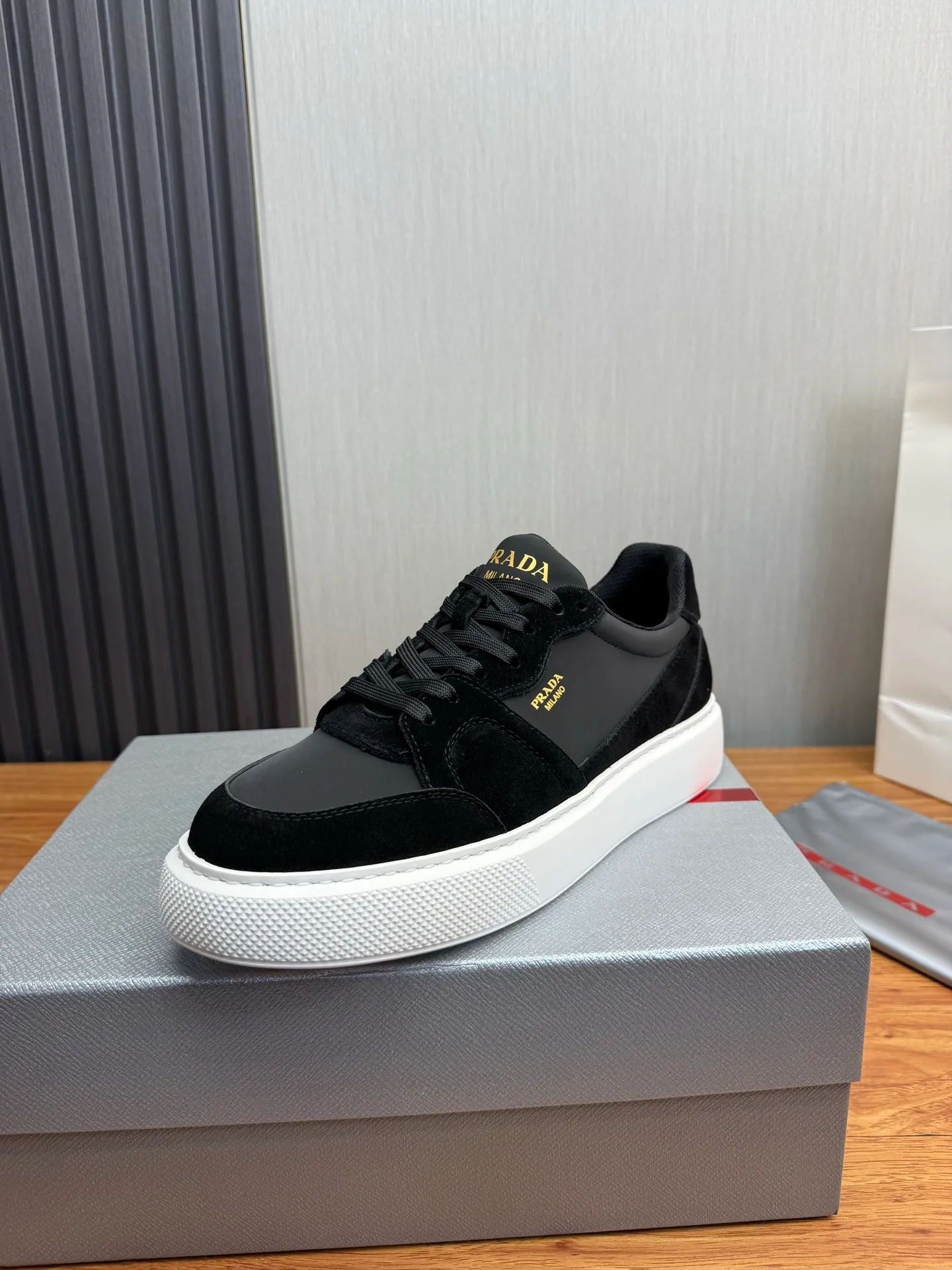 Factory price 560💰 [PRADA] Men’s shoes are popular in the counter, official website is synchronized, 1 high-quality shipment ✔️Original cowhide + cowhide lining, 1🆚1 replica, original sole, 38-45 (45 customized, non-refundable)